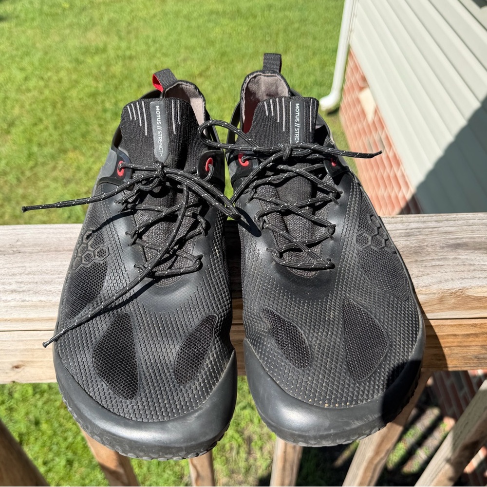 Men's Vivobarefoot Motus sneaker size 47